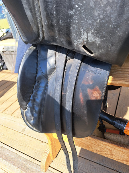 17" Karl Niedersuss Sattlemeister Dressage Saddle