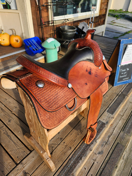 17.5" Frontier Saddlery Equitation Saddle