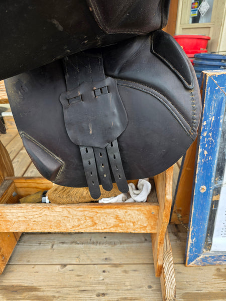 18" Dover Circuit Jump Saddle