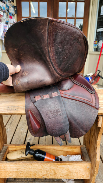17.5" CWD SE02 Jumping Saddle