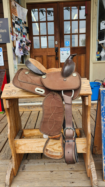 10" King Series Synthetic Western Saddle