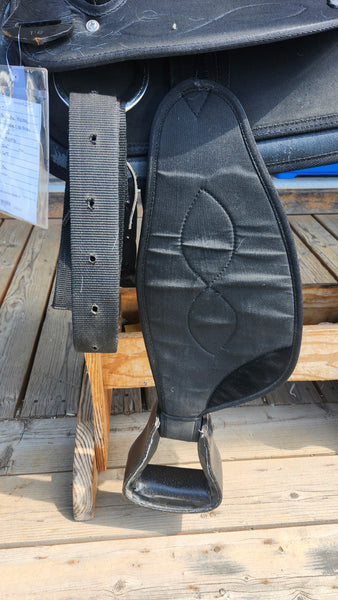 ON TRIAL 16" Synthetic Western Saddle