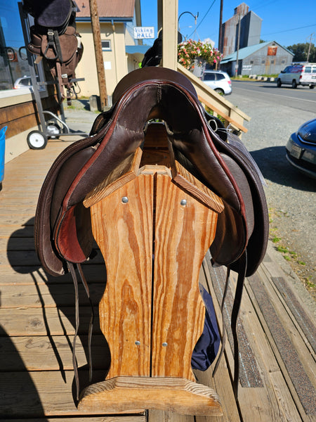 18" Schleese Ostergaard Dressage Saddle