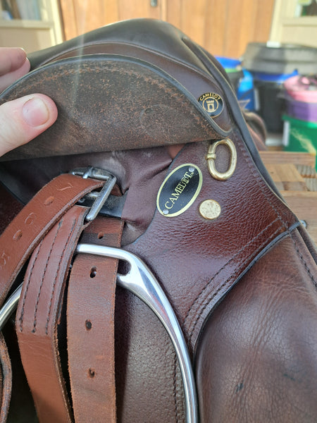 15" Camelot English jump Saddle