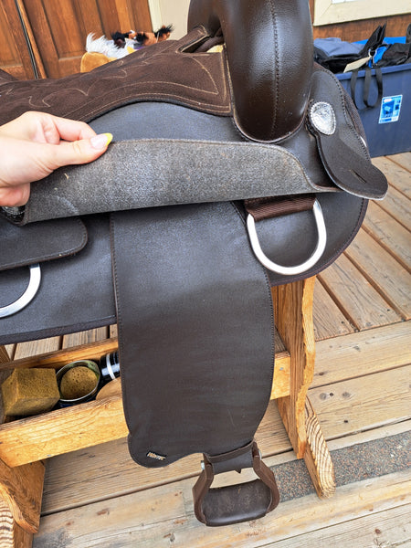 15" Wintec Synthetic Western Saddle