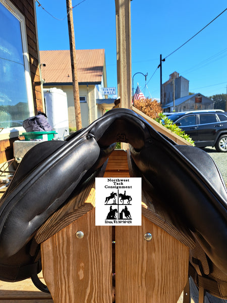 18" Stubben Phantom Jumping Saddle