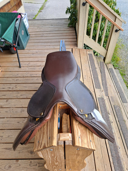 17.5" Regency Close Contact Saddle