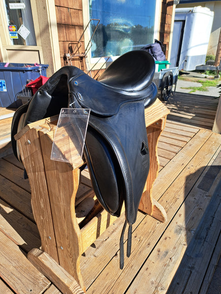 17" Stubben 1894 Dressage Saddle