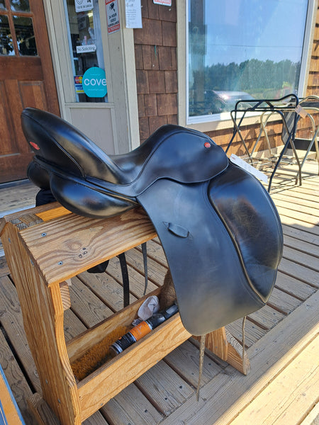 17.5" Hastilow Concept Dressage Saddle