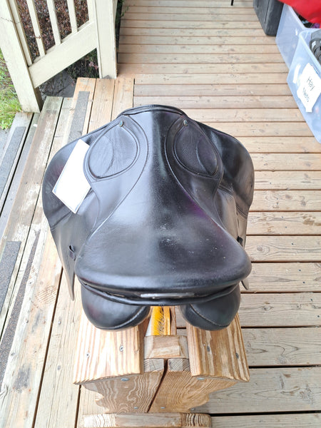 17.5" Stubben Scandica D.L. Extra Dressage Saddle
