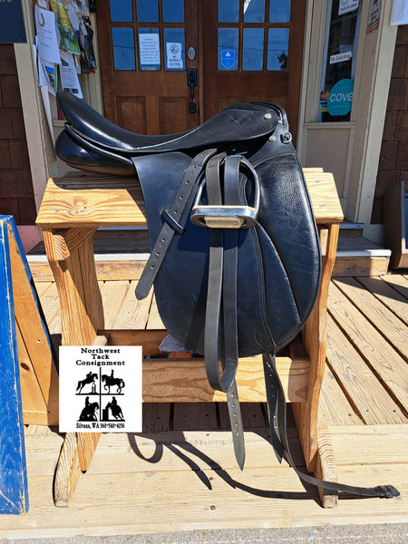 18" Collegiate Ruiz Diaz Dressage saddle