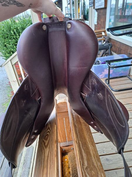 17.5" CWD SE12 Cross Country Jump Saddle