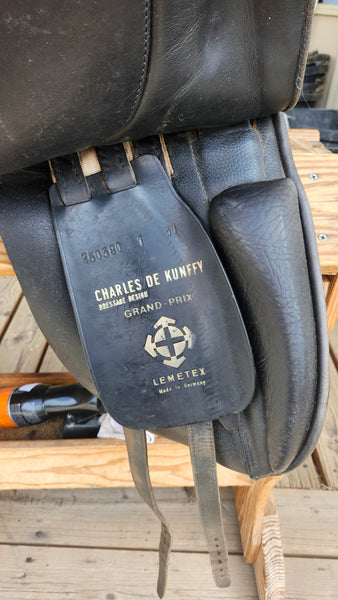 17.5" Courbette Charles De Kunffy Dressage Saddle