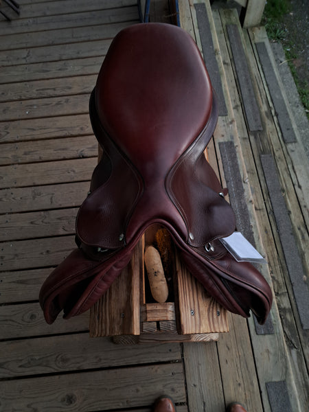 17.5" Bates Hunter Jumper Saddle