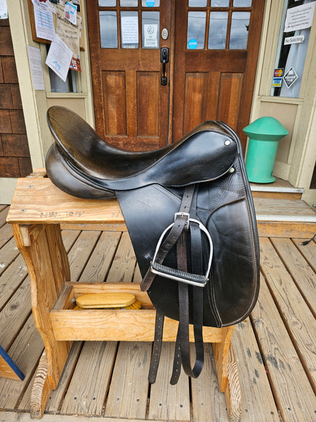 18" County Competitor Dressage Saddle