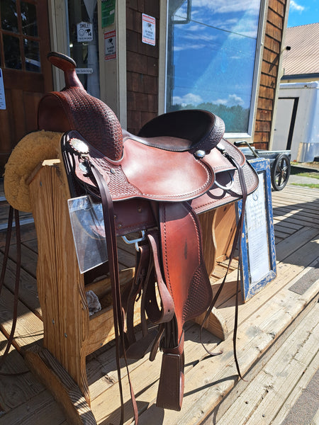 17" Crates Supreme Western Trail Saddle