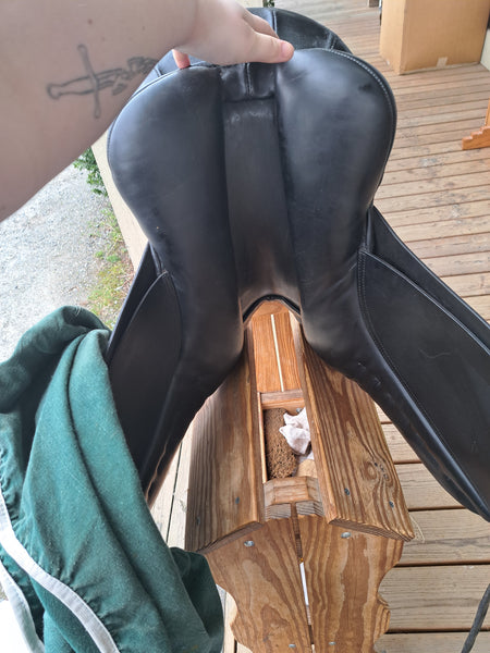 17.5" Collegiate Ruiz Diaz Dressage Saddle