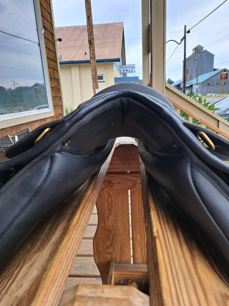 16.5" Wintec All Purpose Saddle