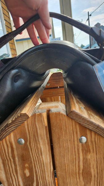18.5" Frank Baines Matrix Dressage Saddle