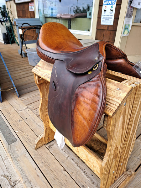 17.5" M. Toulouse Close Contact Jumping Saddle