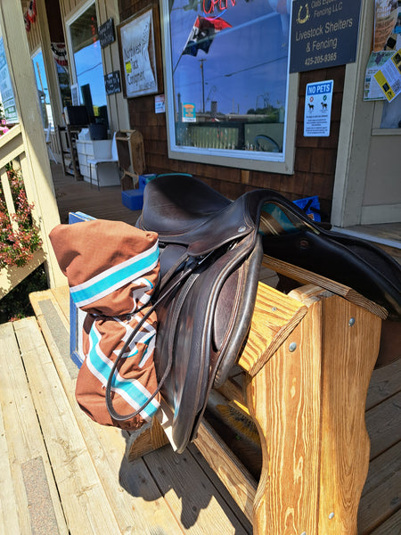 17" Voltaire Palm Beach Jump Saddle