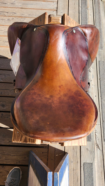 17.5" Devoucoux Blarritz Jump Saddle