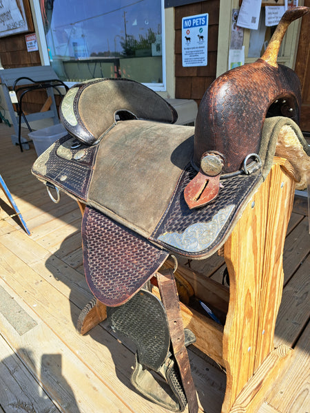17" Hilason Treeless Barrel Racing Saddle