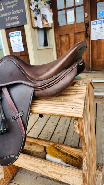 17" HDR Pro Concept Close Concept Saddle