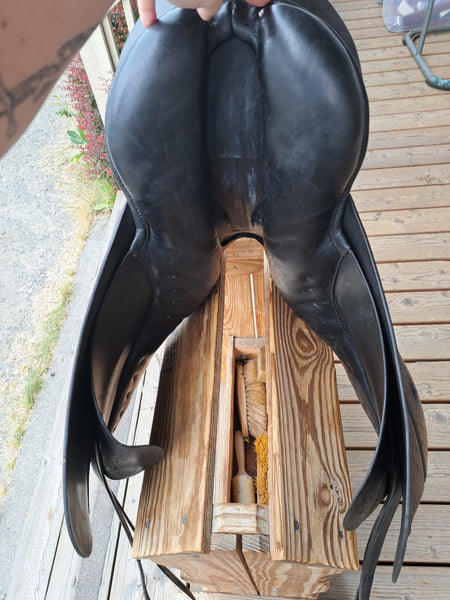 17" Passier Grand Gilbert Dressage Saddle