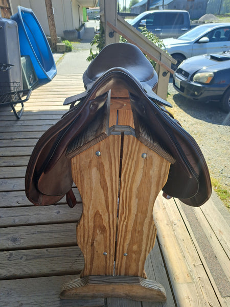17.5" Collegiate Parfaire Close Contact Jump Saddle