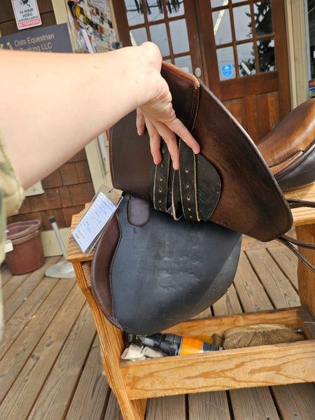 17" Courbette Futura XL All Purpose Saddle