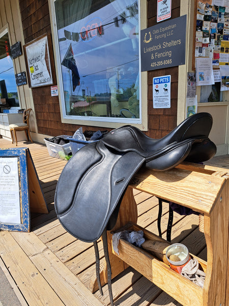 17.5" Cavaletti Dressage Saddle