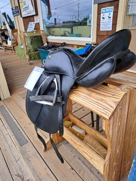 18" HDR Dressage Saddle