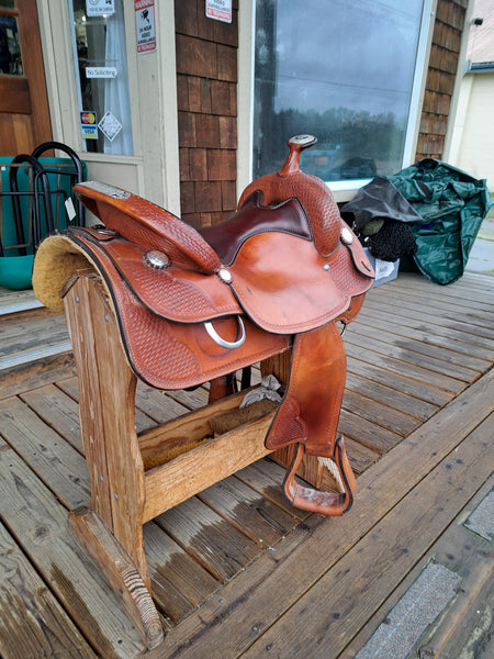 17" Crates Supreme Western Trail Saddle