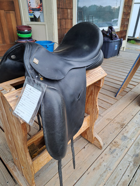 18" North Star Dressage Saddle