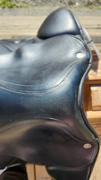 17.5" Equipe Bocelli Monoflap Dressage Saddle