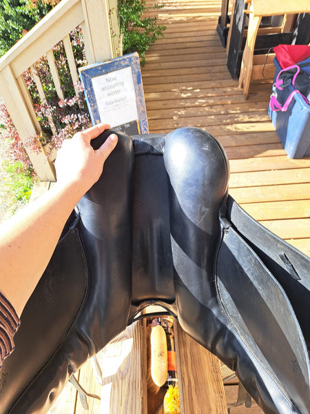 18" Lovatt & Ricketts Ellipse Dressage Saddle