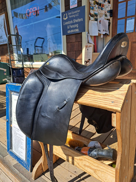 17.5" Black Country Eloquence Dressage Saddle