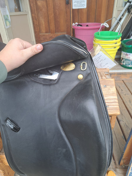 17.5" Max Flex Dressage Saddle