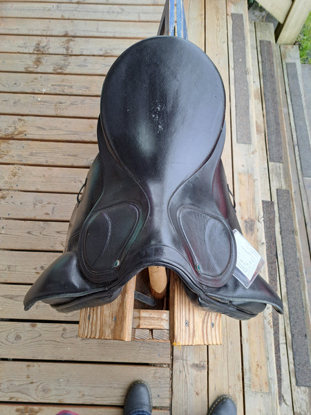 17.5" Stubben Scandica D.L. Extra Dressage Saddle