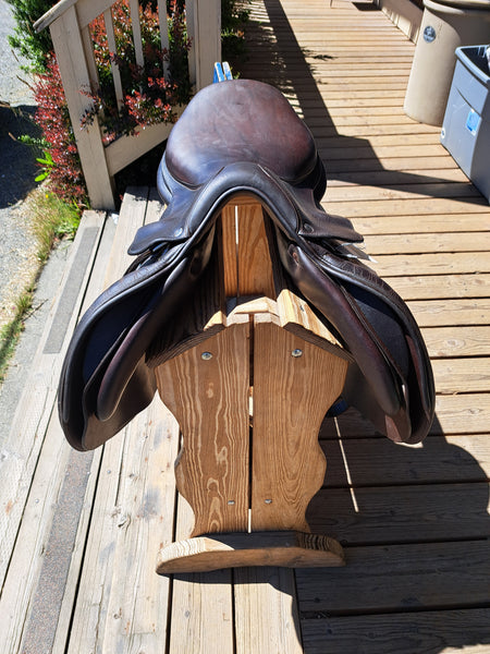 17.5" Voltaire Blue Infinite Jumping Saddle