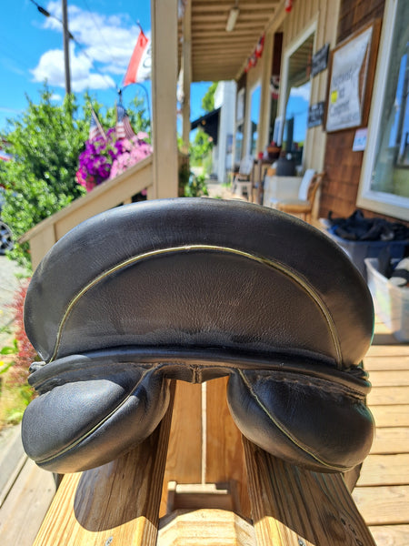 18" JRD Dressage Saddle