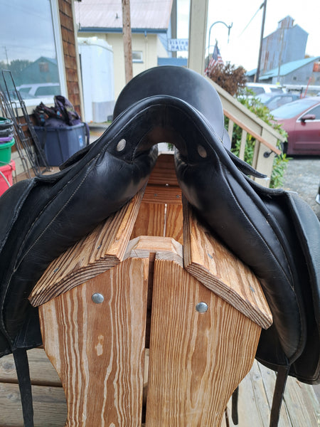 18" North Star Dressage Saddle