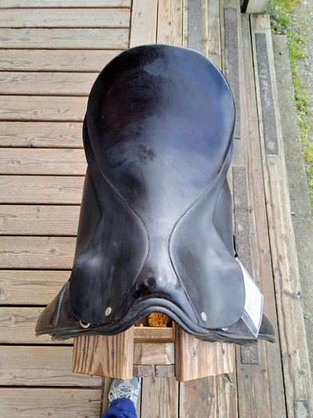 16.5" County Connection Dressage Saddle