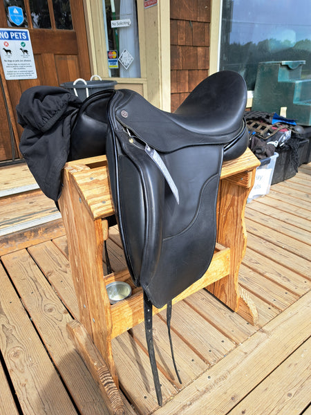 18" Sattlerei Dresch Dressage Saddle
