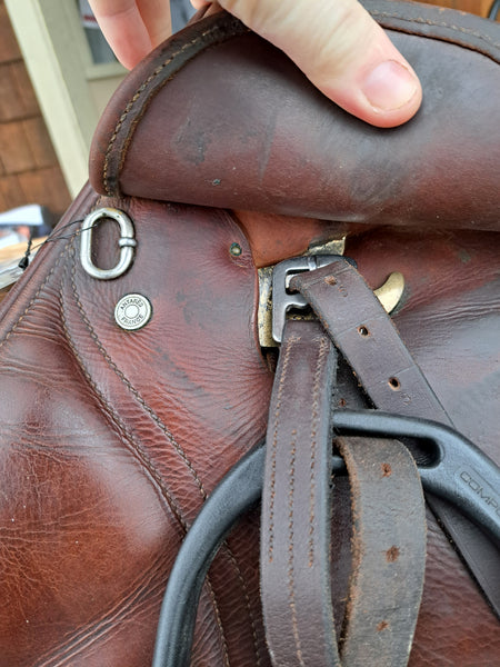 15.5" Antares Close Contact Jump Saddle