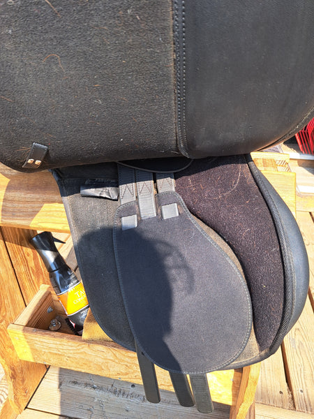 16.5" Wintec All Purpose English Saddle