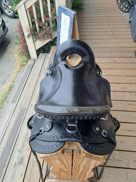 16" Imus 4Beat Endurance Saddle