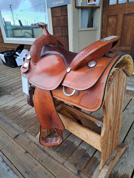 17" Crates Supreme Western Trail Saddle