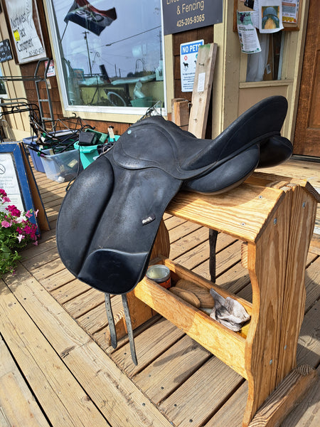 17" Wintec Pro Dressage Saddle